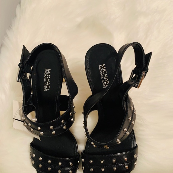 Michael Kors brand new Sandal - Picture 5 of 13